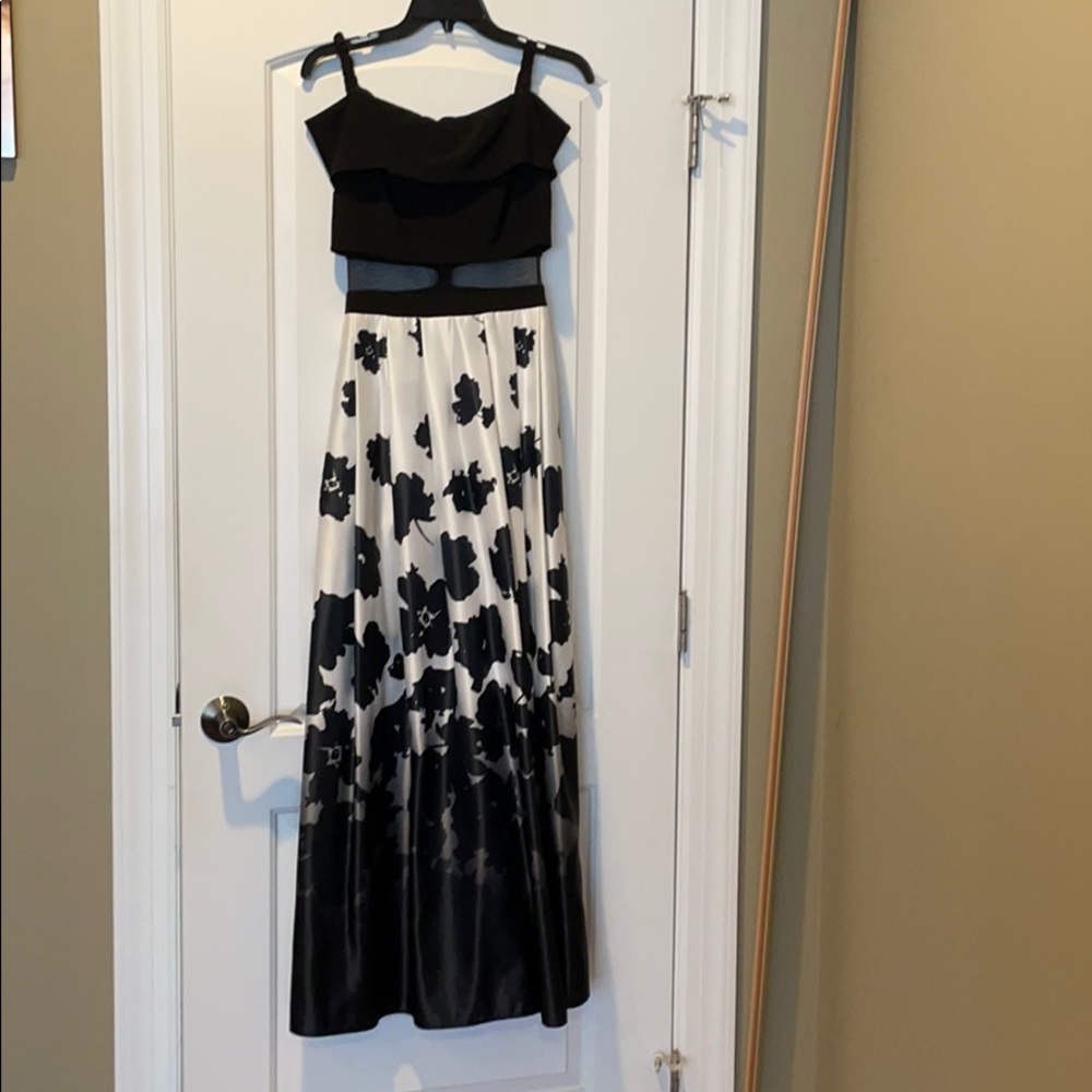 Betsy Adam gorgeous long black/white dress 0